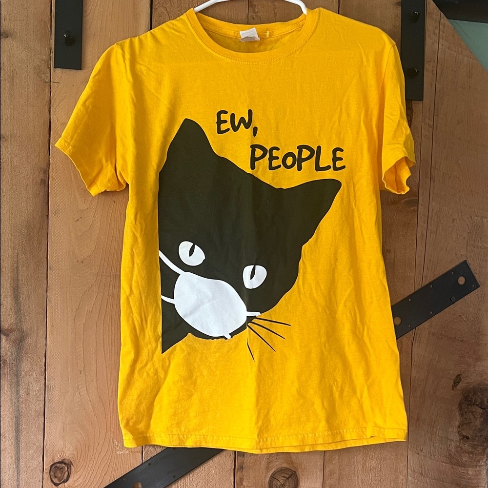 Yellow Cat Graphic T-Shirt